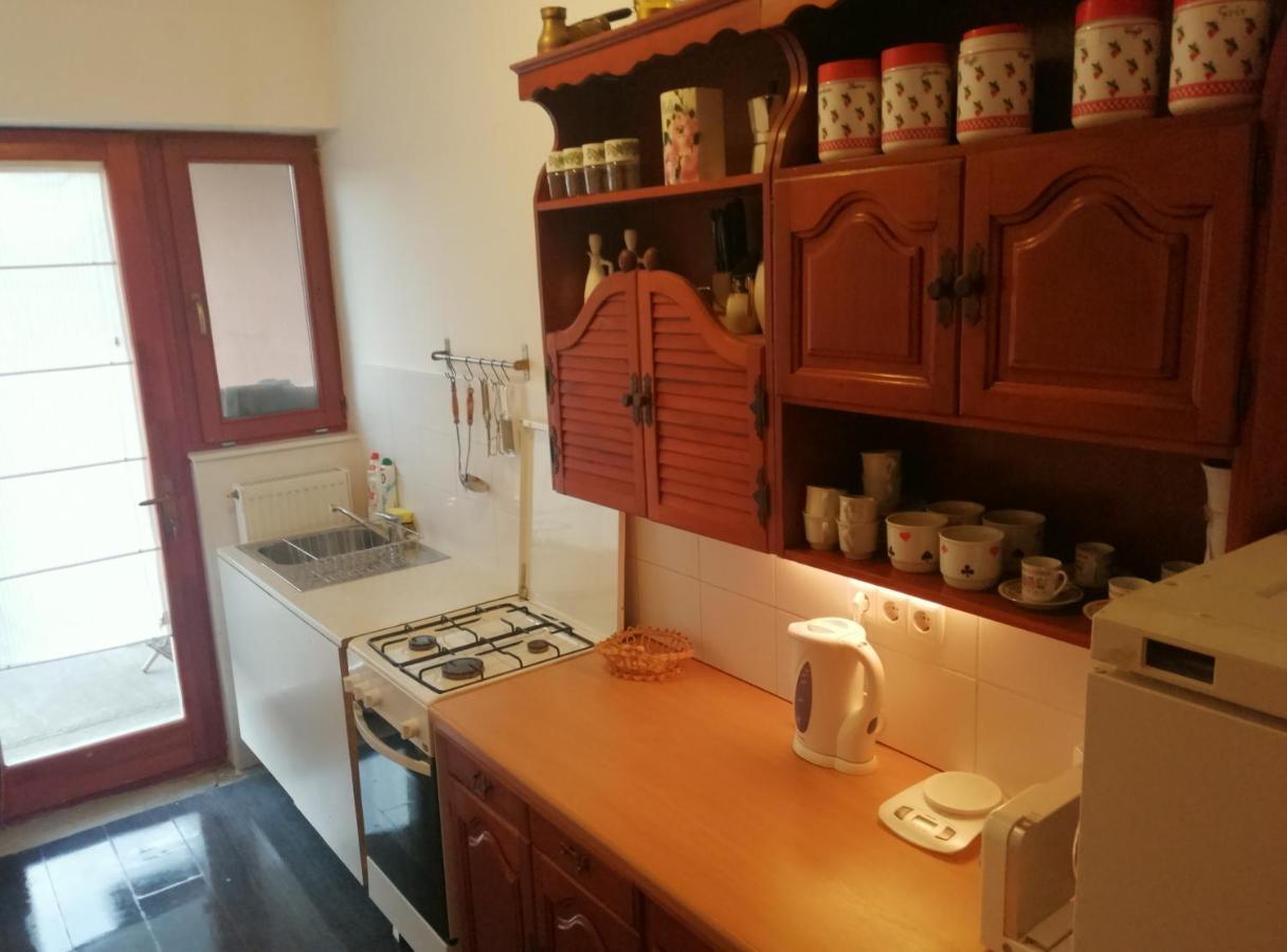 Vizaknai Apartmanhaz Székesfehérvár Exterior foto