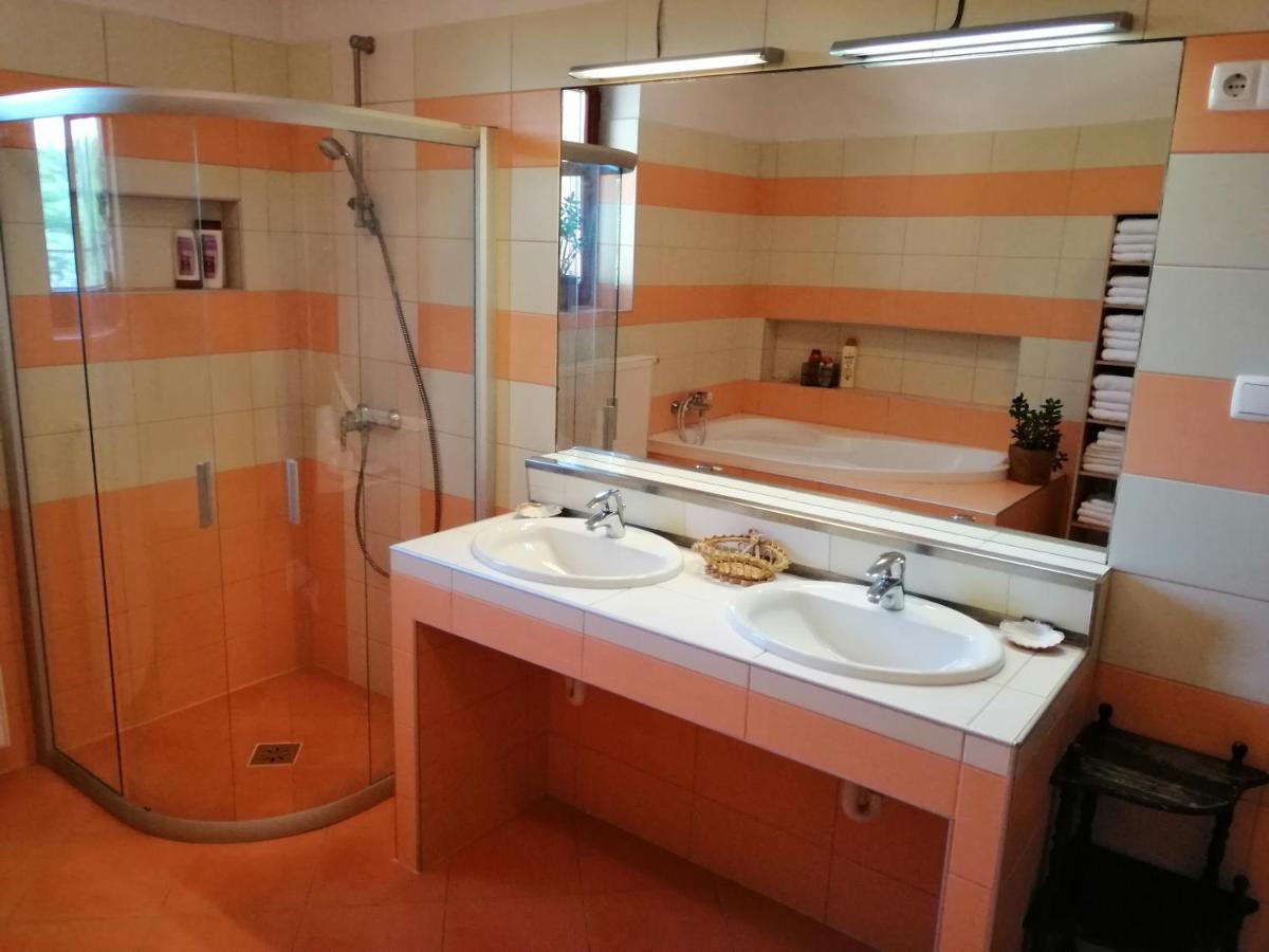 Vizaknai Apartmanhaz Székesfehérvár Exterior foto