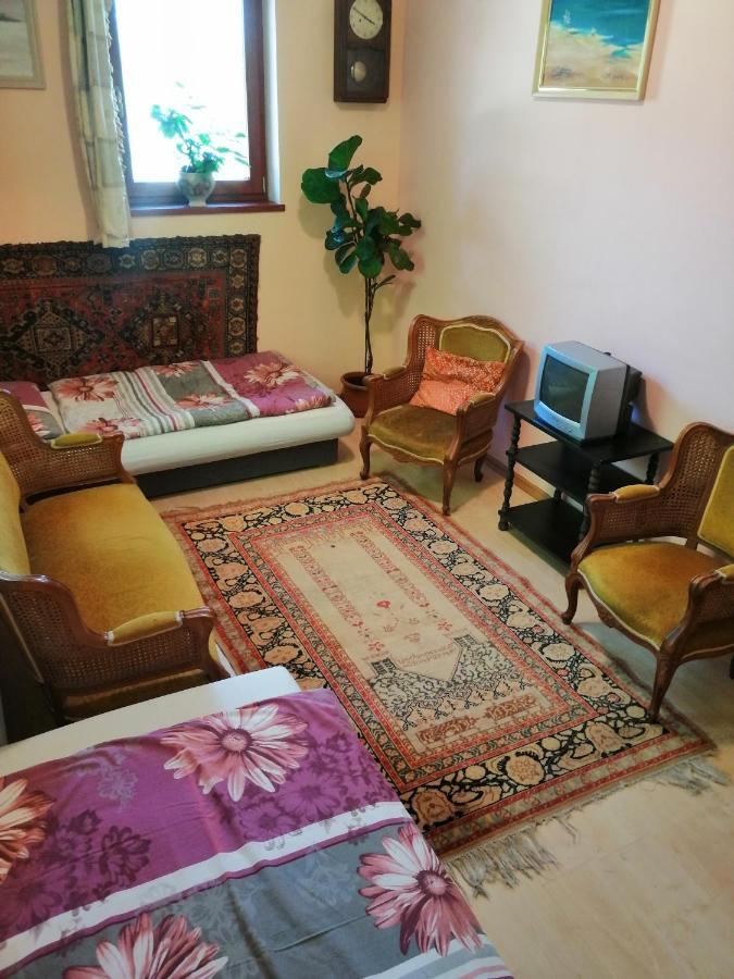 Vizaknai Apartmanhaz Székesfehérvár Exterior foto